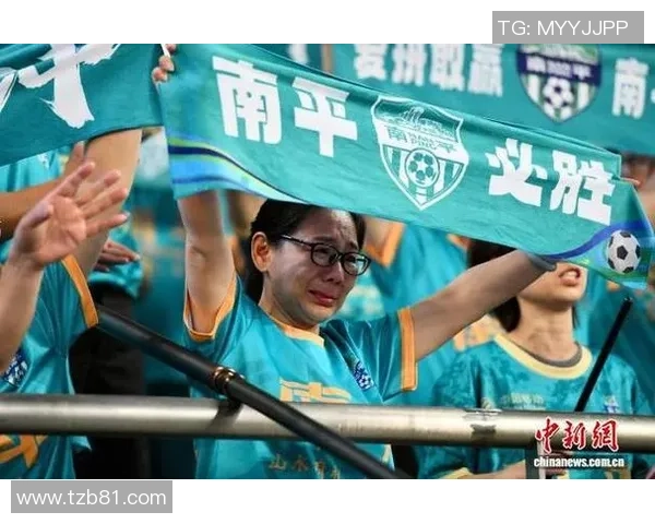 南宁足球比赛热潮再起球迷齐聚为家乡球队加油助威