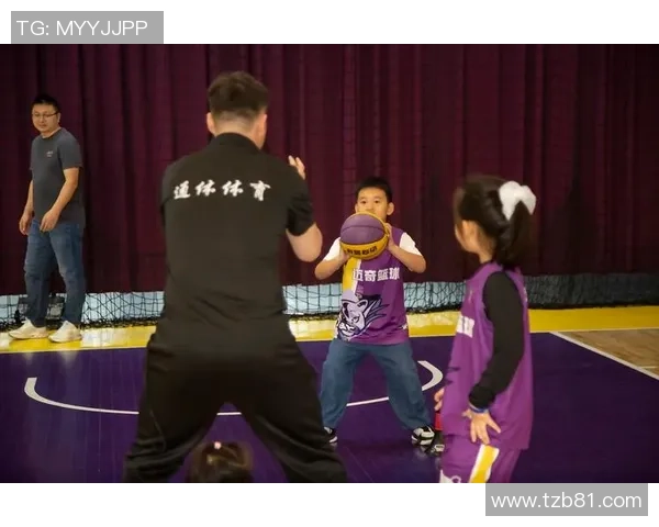 同一个人打篮球的不同风格与技巧展现如何影响比赛结果与团队合作 同一个人打篮球的不同风格与技巧展现如何影响比赛结果与团队合作
