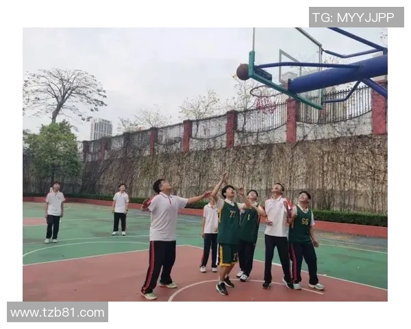 团结拼搏赢得胜利篮球赛场上的荣耀与梦想 团结拼搏赢得胜利篮球赛场上的荣耀与梦想